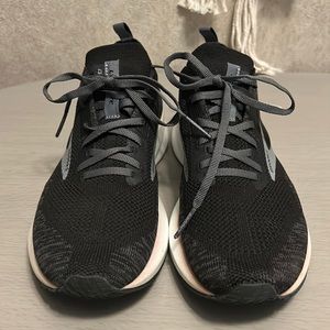 Women’s Brooks Levitate 4 Sneakers